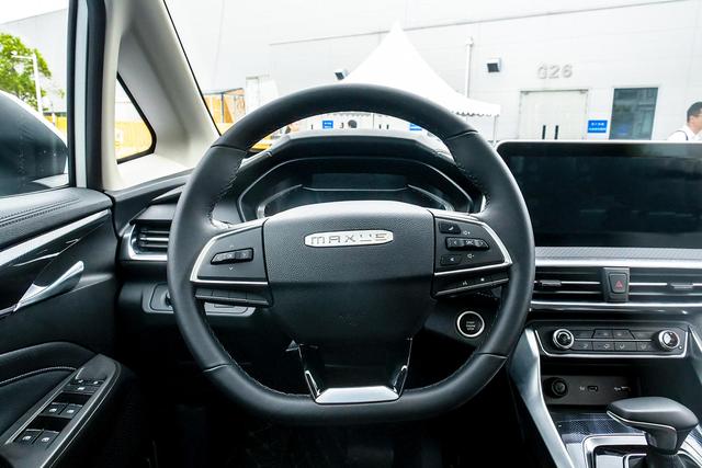 场地试驾上汽MAXUS EUNIQ 5，底盘质感出色的家用MPV