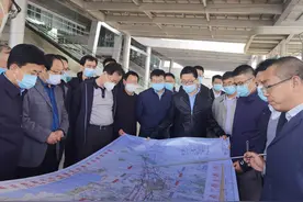 国铁集团对京沪高铁二通道临沂段进行可研评审现场踏勘图片