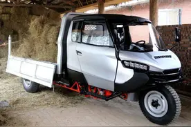 农村人有福了！五征又出最帅三轮摩托，能上牌，带车篷，柴油动力图片
