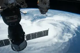 “神舟”飞船为啥只回收返回舱？其他舱段有没有回收潜力和价值？图片