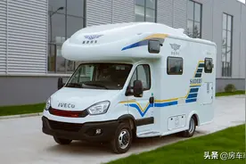 赛德房车推出6人卡座版，自带280升水箱10度电，舒适度高车友喜欢图片