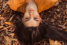 当一个男人暗恋你，他会有什么样的反常表现图片