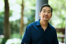 张国立成"路霸"，为拍戏下旨封路，数千群众暴怒：给爷起开图片