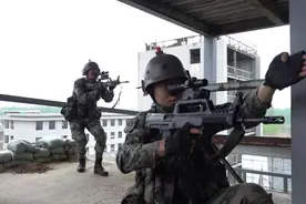 大疆无人车、手抛无人机、穿越机 东部战区巷战无人装备持续上新图片