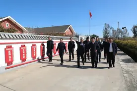 长春市朝阳区副区长、市公安局朝阳分局局长国英波深入基层一线检查指导农村道路交通安全管理及国庆安保工作图片