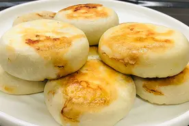 老师傅不外传的老北京门钉肉饼，一口下去满口爆汁，天越凉越爱吃图片