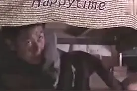 木床下面的故事（搞笑）图片