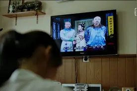 厉害了，《隐秘的角落》里频繁出现的电视背后竟然有这么多故事图片