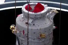 神舟十二号有3处改进，返回舱颜色变化显著！空间站组合体公开图片