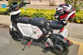 猛男车主“爆改”小牛电动车！仅用6000元就让整台车硬汉气质十足图片