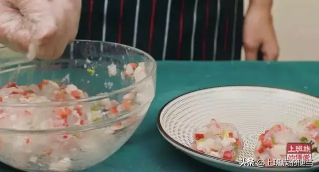 虾别再水煮了，只需1点技巧，口感弹牙喷喷香，一上桌就被吃光