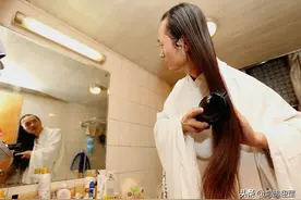 西安90后男子长发及腰，坚持穿汉服10年，把爱好变成了事业图片