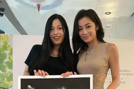 69岁TVB男星娇妻意外曝光，“爷孙恋”相差近40岁，男方曾传出轨图片