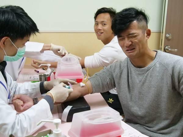 爱喝酒的痛风人直接吃别嘌醇，危害可能比长期吃激素、止痛药还大