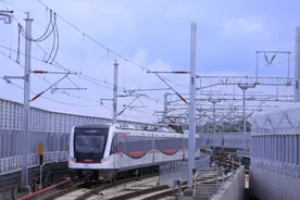 坐地铁赶飞机，再也不用担心跑错机场了！图片