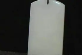 女子带玉佩去鉴宝，称是前男友相送，专家鉴定后：不懂他的爱图片