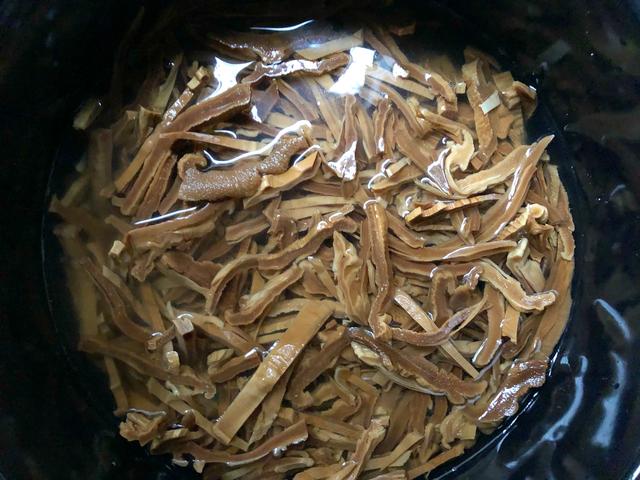 笋干的正确泡发方法，简单几步就搞定，鲜嫩又美味，快试试