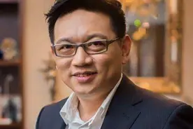 下一个张哲瀚？从东方卫视主持人到知名作家，为何还在说迷惑言论图片
