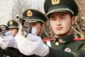 军队里面，什么级别才可配“警卫员”？普通级别的还真配不了图片