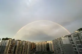 天降祥瑞，成都房屋上空彩虹美得巴适得板！关乎楼市什么事？图片