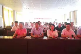 百年恰是风华正茂 扬帆起航奋进征程图片