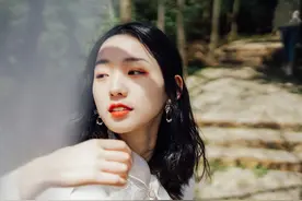 故事：她化个大浓妆相亲，以为肯定没戏，结果被对方告白一见钟情图片
