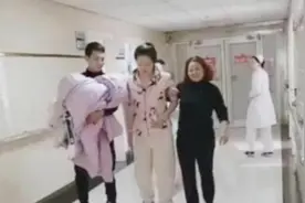 90后“超人妈妈”火了，生完娃后淡定走出产房，护士：第一次见到图片