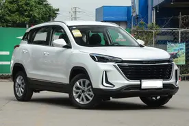 一台精品小型SUV，4.9万起北京X3配置还挺丰富，愉快解决出行难题图片