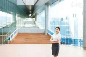 小说：仇家派供奉追杀小伙，未料他竟是修炼者，内劲一出震撼全场图片