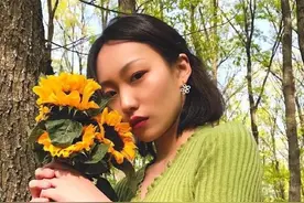 长相平平发际线突出，坐拥4000万粉丝的网红邵雨轩，是怎么走红的图片