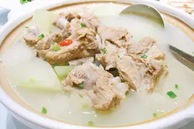 炖排骨时，不放“3种料”，排骨炖好又鲜又嫩，不怕有腥味图片