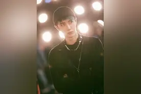 街舞3队长Cypher：王一博怒砸膝盖，张艺兴抡绵羊锤，谁才是King图片