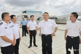 曾欣在广西警察学院调研时强调：坚持德才育人忠勇铸魂 培养党和人民忠诚卫士图片