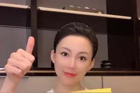 九球天后为考生加油！网友：人美字更美！38岁未婚冻龄如少女图片