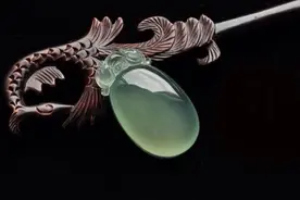 常见的翡翠除了种水色底工，行家珍藏8大法则助你砍价便宜买好翡图片