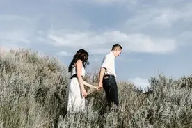 感情中，爱人抛弃你的原因就一个，看懂就不伤心了图片