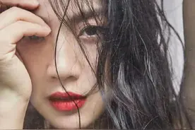 性感女神汤唯，裹紧身皮裙风情万种！图片