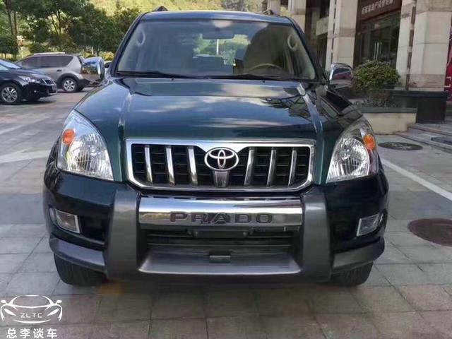 丰田普拉多,老一辈叫霸道.