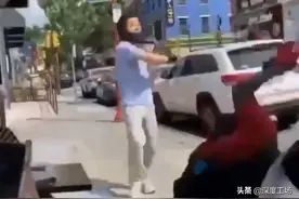 美国华裔小伙双截棍打败黑人：要像志愿军那样战斗，就没人敢欺负图片