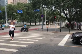 行人闯红灯机动车还让行吗？离行人多远需让行？法律专家权威解读图片