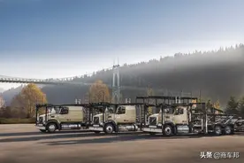美国长头轿运车：沃尔沃VAH系列图片