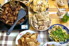 去广东男朋友家，这是阿姨准备的饭菜，鸡鸭鱼肉都有，我太幸福了图片