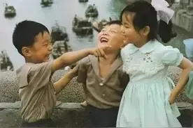 遇见童年的自己！第一张就被戳中了…图片