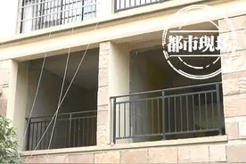 景德镇乐平一业主装修打穿天花板，邻居们慌了：我家裂缝长1米图片