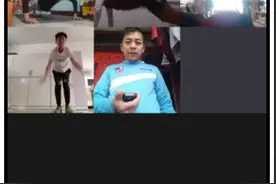 硬核体育老师视频通话监督学生训练，长相撞脸明星意外走红图片