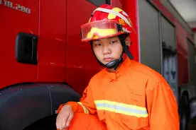 ​退伍不改男儿本色 他高考拿了高分图片