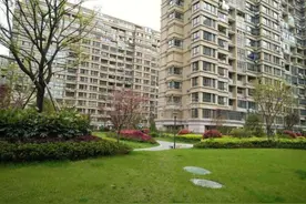 一梯两户和两梯四户怎么选？看起来没区别，入住才知道差别很大图片