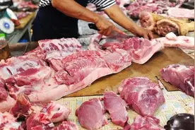 猪脖子太脏、有毒不能吃？营养师：错，真正不能吃的这5种猪肉图片