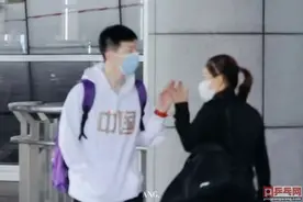 在温州马龙刘诗雯击掌如兄妹，在欧洲周启豪刘丁硕资格赛突围图片