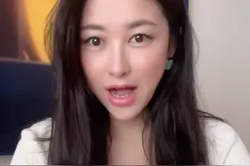 朱珠刚出月子就工作，化淡妆身材恢复迅速，学霸老公帮带娃好幸福图片